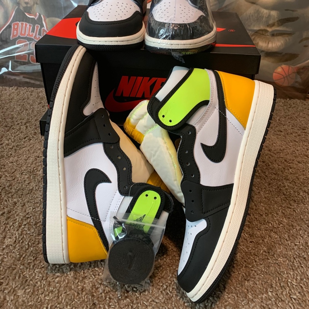 Jordan Retro 1 High OG ‘Volt Gold’